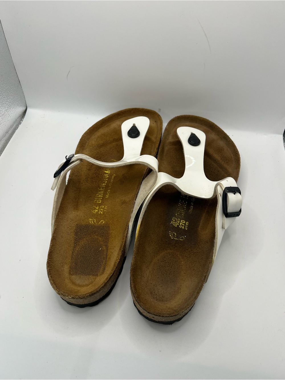 Birkenstock White Patent Gizeh Sandals - Picture 4 of 13